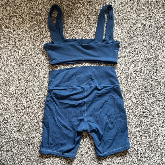 WEWOREWHAT workout set - Picture 5 of 6